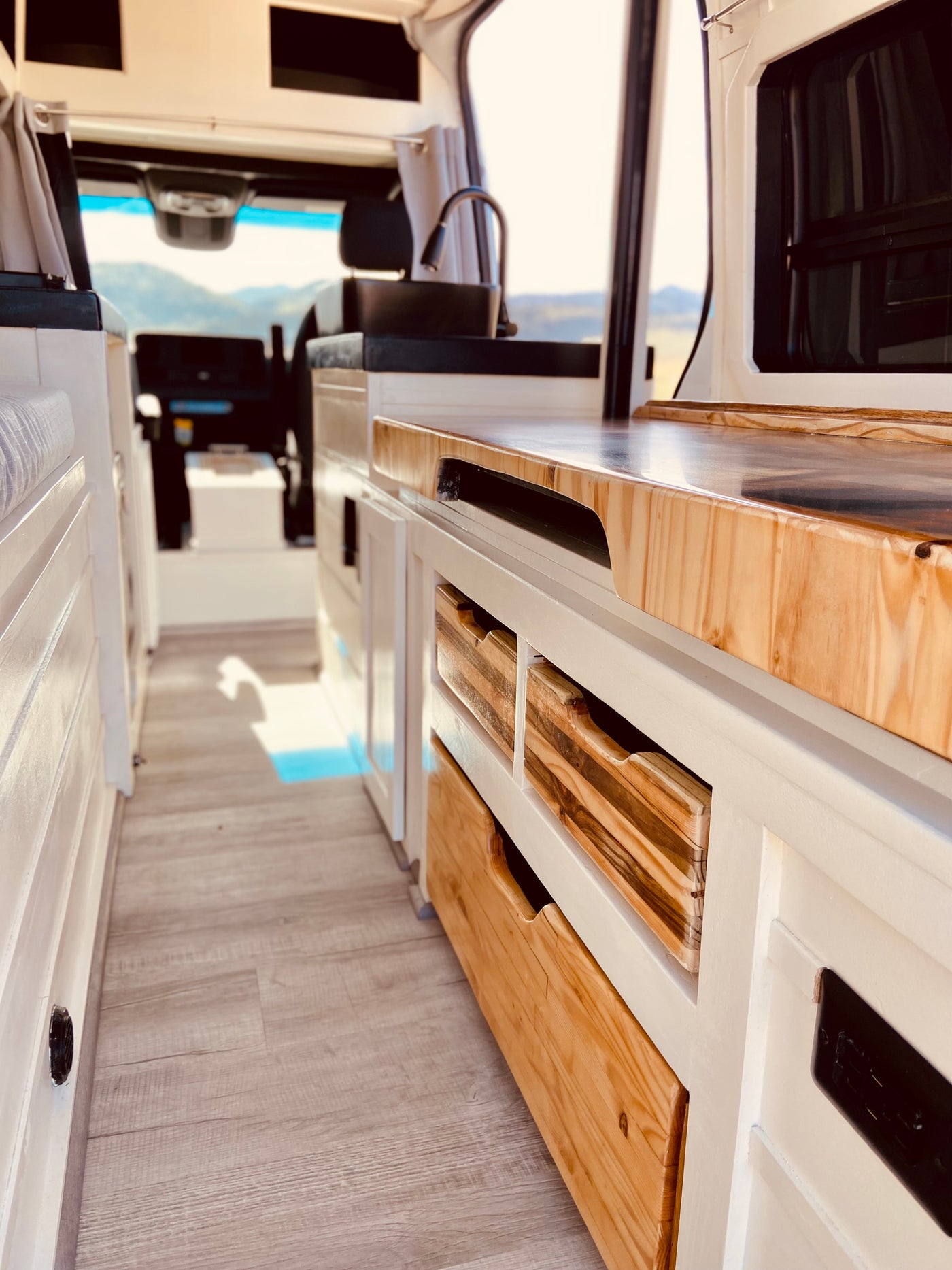 2021 Mercedes Sprinter — photo 3