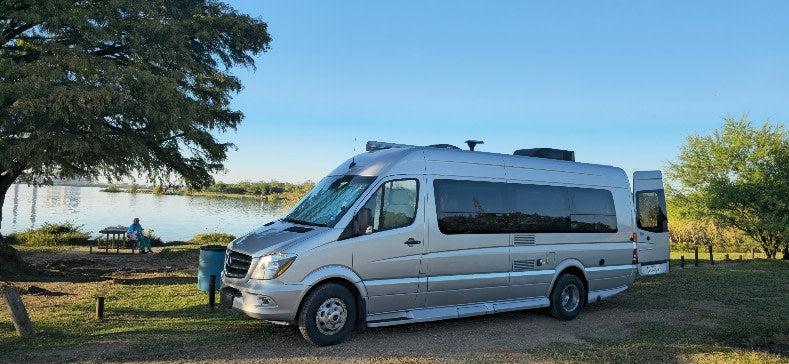 2015 Winnebago ERA Touring Coach – Mercedes Diesel Camper Van — photo 10