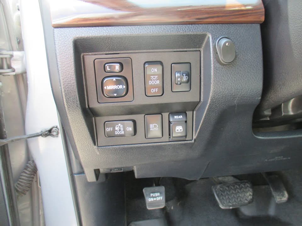 2018 Toyota Tundra CrewMax Limited 4x4 — photo 10
