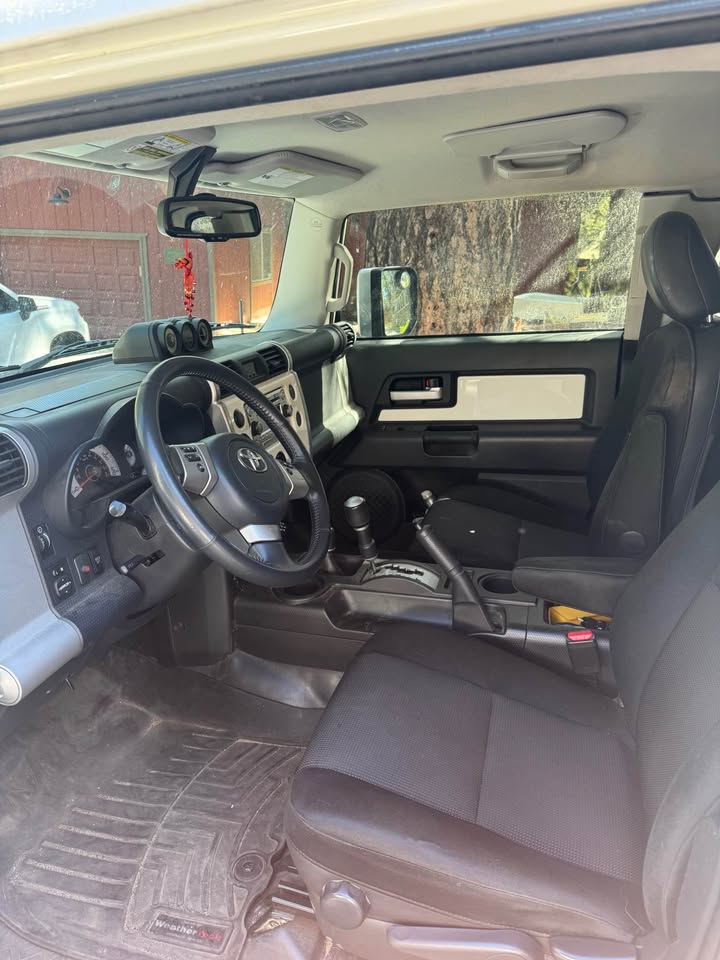 2012 Toyota FJ Cruiser · Sport Utility 2D in South Lake Tahoe, CA (photo 6) — photo 6