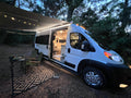 Luxury Van Getaway - Indoor & Outdoor HOT shower/toilet & 2 Twin or Queen