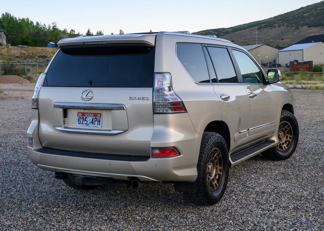 2015 Lexus GX460 Luxury — photo 2