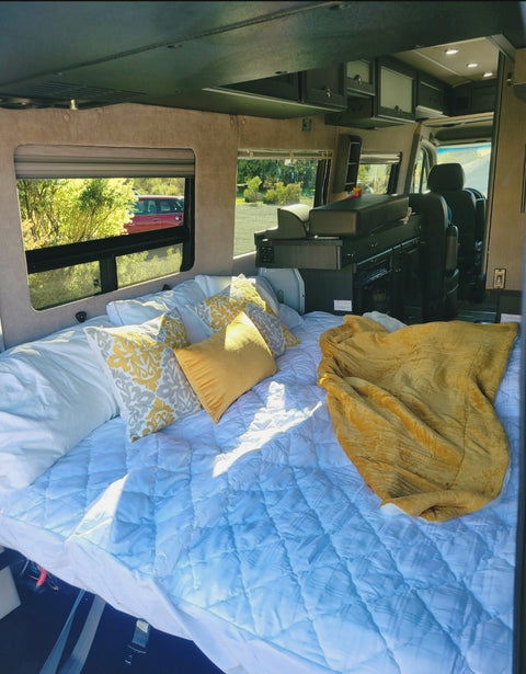 *Ellie the Adventurous* 4x4 Campervan Sprinter w/ Extra Cargo Space overland rental
