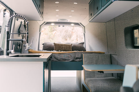 Atlas 2018 Ford Transit — photo 2