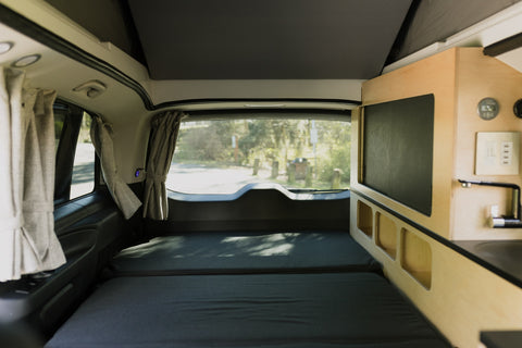 Cascade - Mercedes Metris Full Camper overland rental