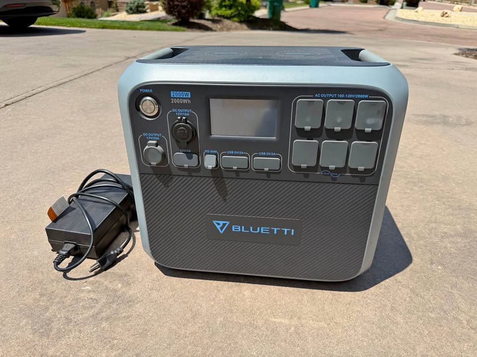BLUETTI AC200P Portable Power Station 2000W 2000Wh in Colorado Springs, CO (photo 1) — photo 1
