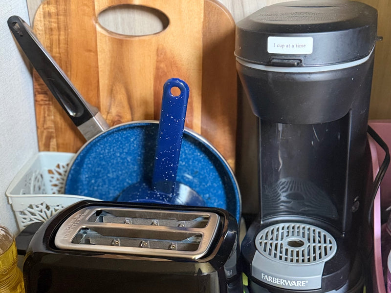  featuring a microwave — photo 11