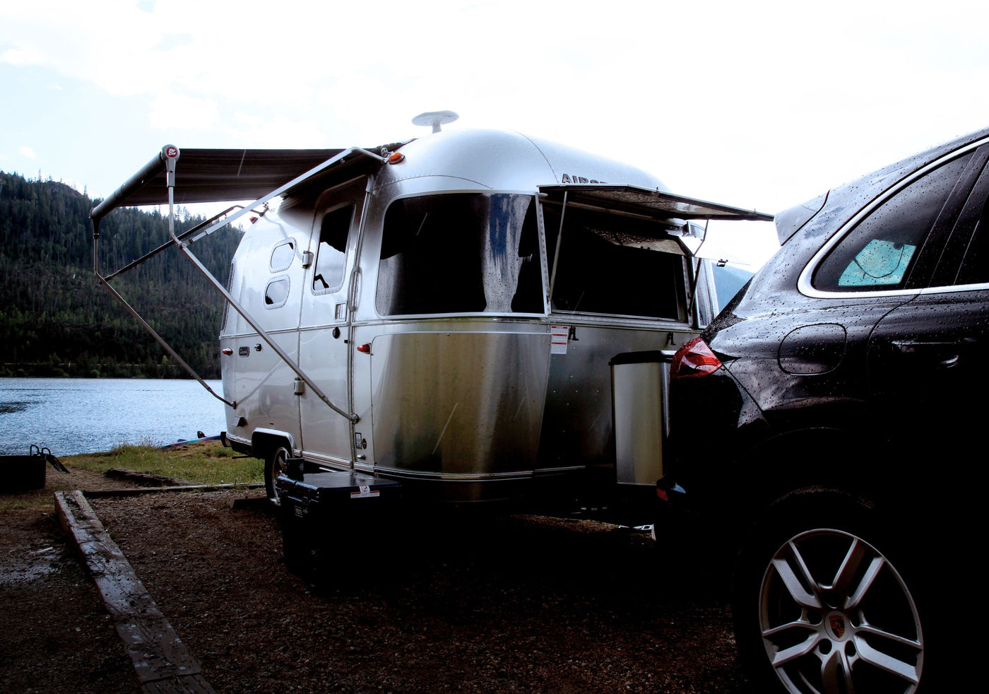  with its rear window open — photo 4
