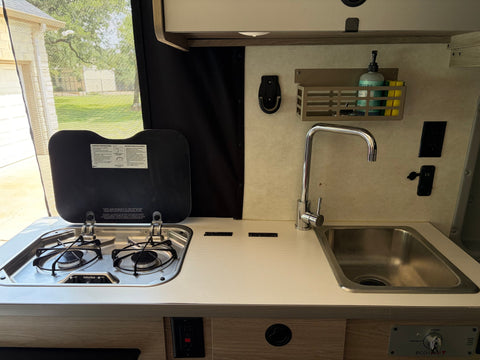 Winnebago camper van 59p — photo 2