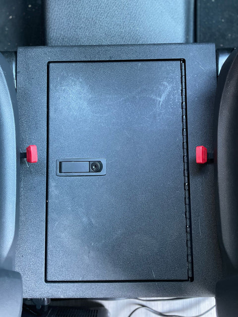 Weekender Camper-Van *Unlimited Miles* — photo 3