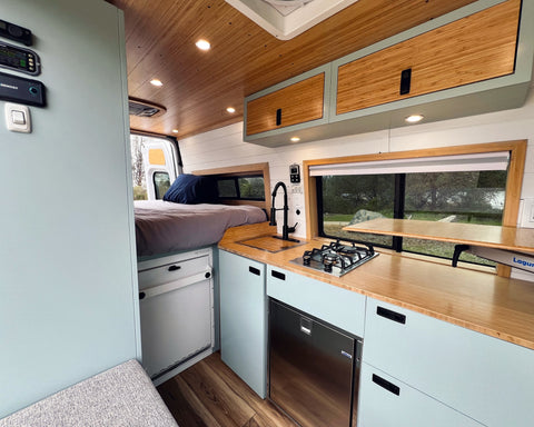 Scenic Vans' "The Aspen" - Unlimited Mileage — photo 5