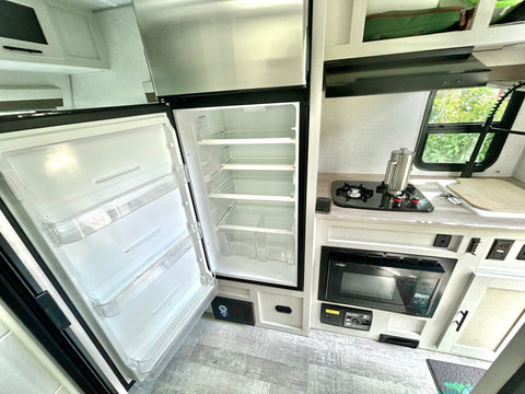 Central TX Escape Camper- Perfect For Couples & Singles + Off-Grid Camping — photo 5