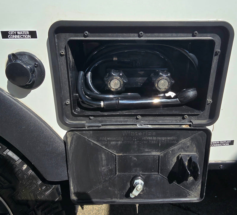 outdoor shower — photo 1