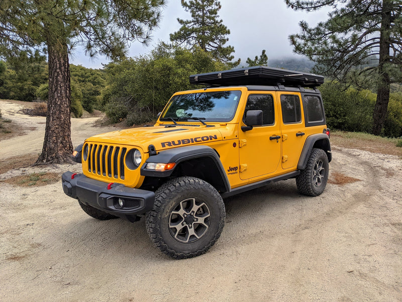  ideal for an **rv rental** adventure amidst scenic mountains.|Bright yellow Jeep Gladiator — photo 2