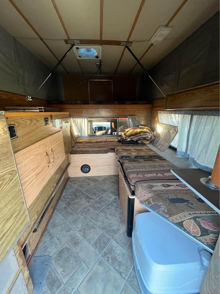 2002 Four Wheel Camper Grandby in Lemoore, CA (photo 2) — photo 2