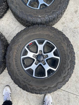 Set of 4 OEM Jeep Rubicon 17" Wheels & BFGoodrich All-Terrain T/A KO2 Tires in Spokane, WA (photo 5)