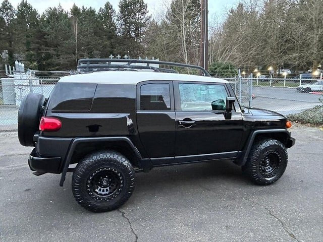 2009 Toyota FJ Cruiser 4WD in Kirkland, WA (photo 2)