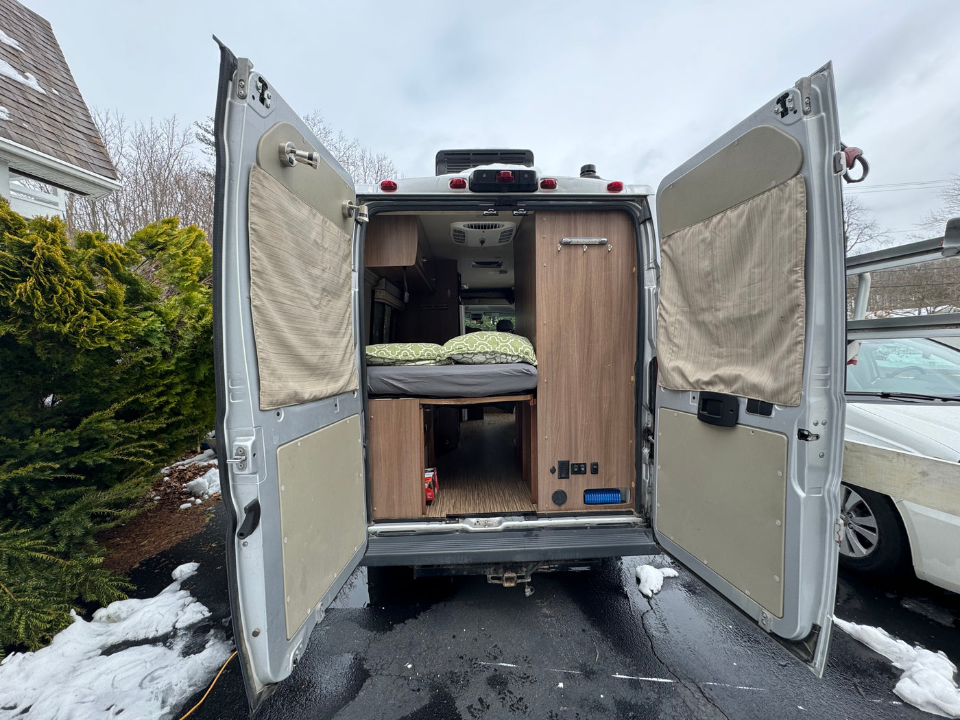 “Sunny” adventure van — photo 13