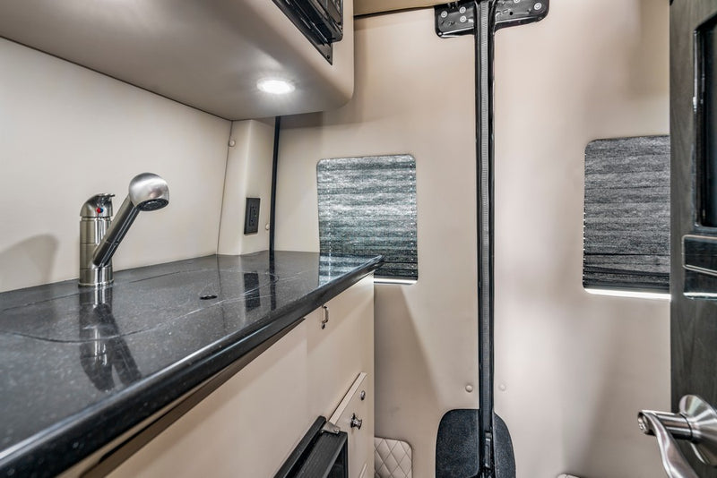 Sorbs Sprinter Van - 2022 Mercedes Ultimate Coach — photo 12