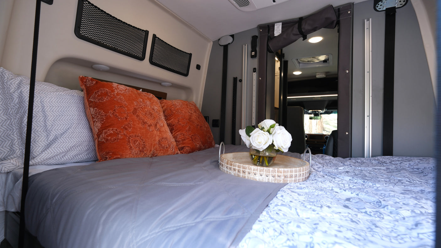 2026 AWD Winnebago Revel 44e "Glaicer" Unlimited Miles-Starlink