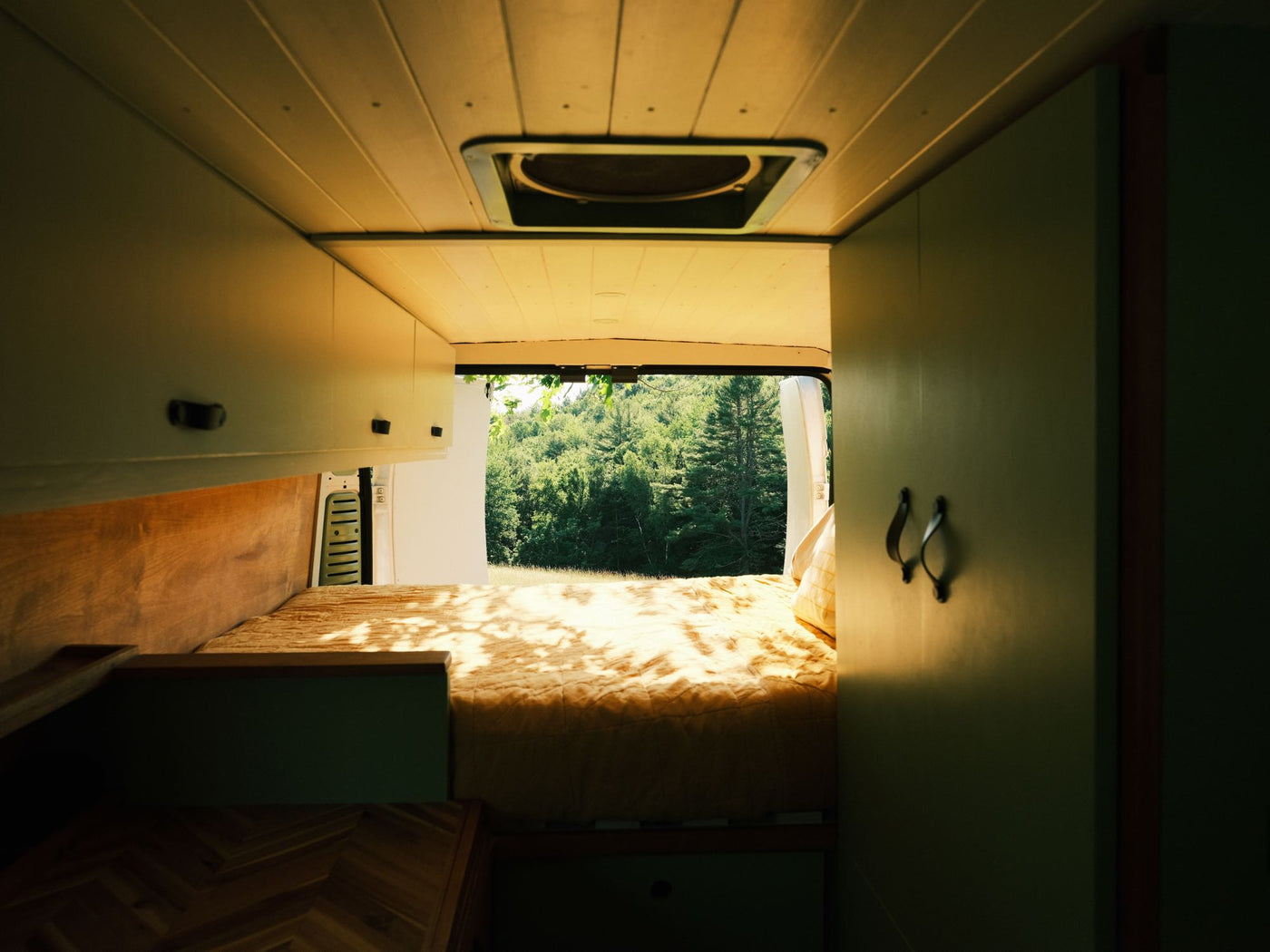 Top Notch Vans - Suzy - Sleeps and Seats 2! — photo 3