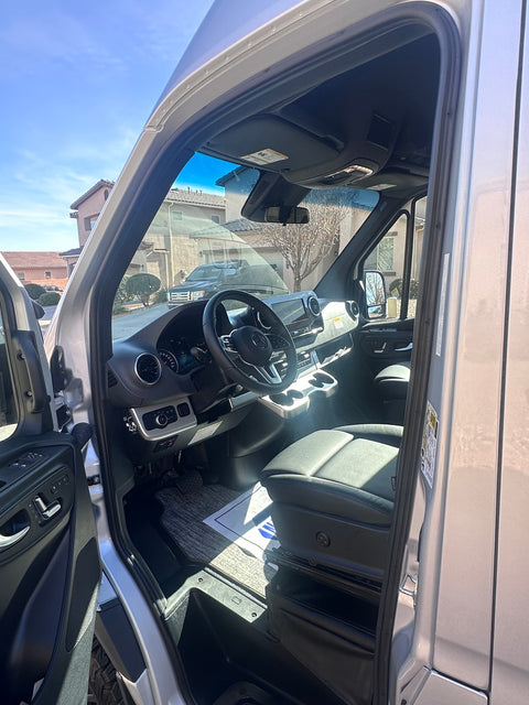 2025 "Love Your Van Life” Mercedes Thor  Sanctuary 19P Recreational Van — photo 4