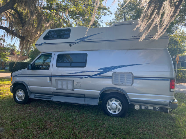 The Beluga a Vintage Airstream — photo 3