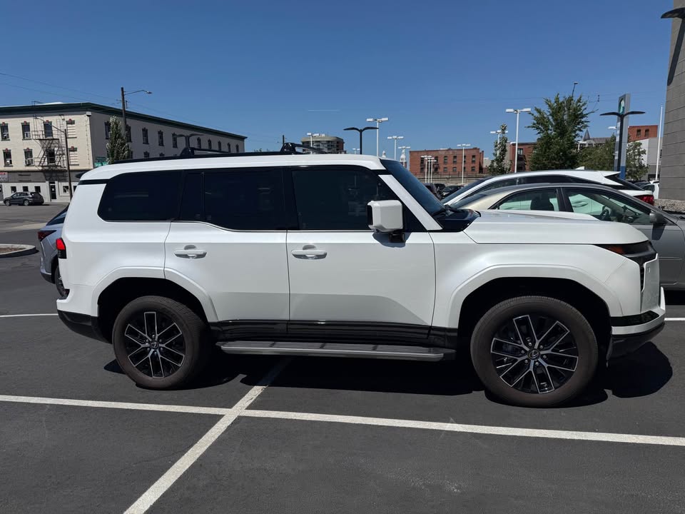 2025 Lexus GX · GX 550 Premium + in Spokane, WA (photo 2)