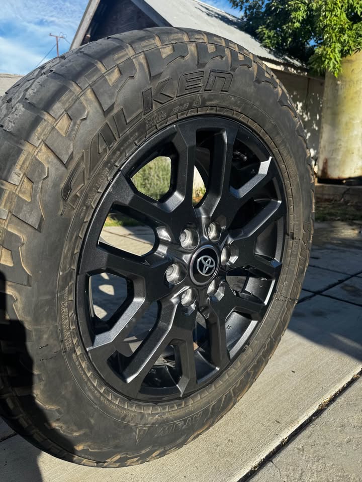 Toyota Tundra Platinum Wheel Set in Escalon, CA (photo 2) — photo 2