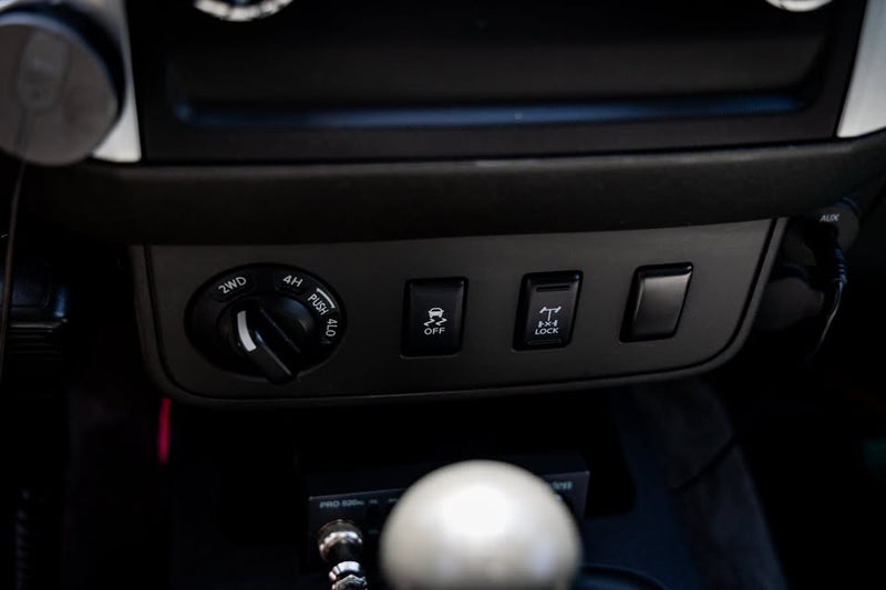 2012 Nissan xterra pro 4x manual transmission *very rare* in Arvada, CO (photo 11) — photo 11