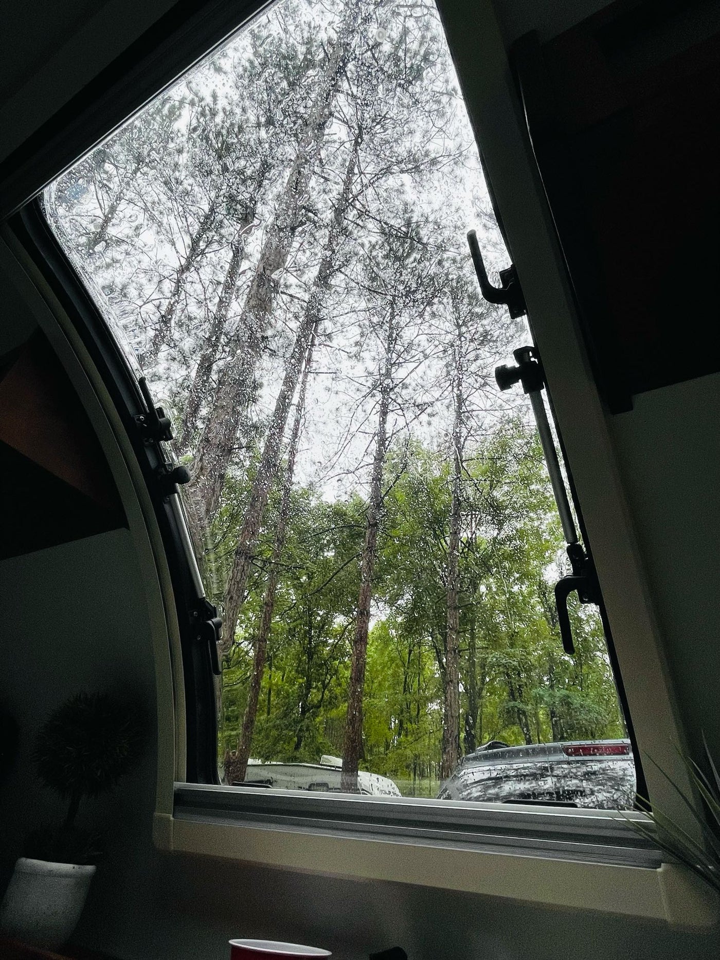  a round door — photo 3