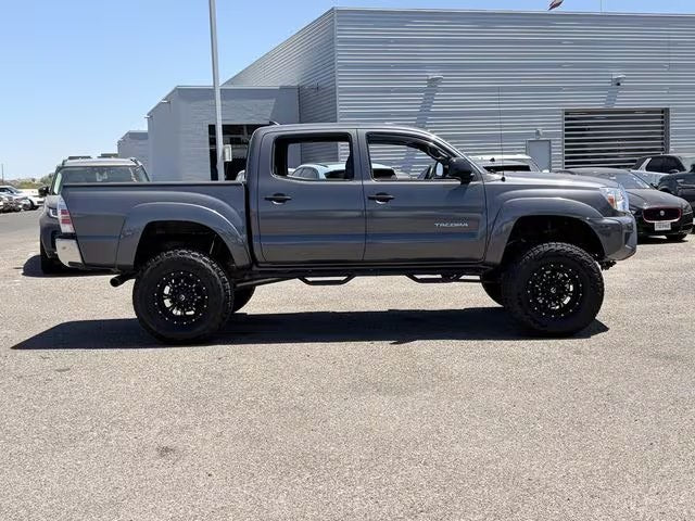 2014 Toyota Tacoma PreRunner V6 — photo 3