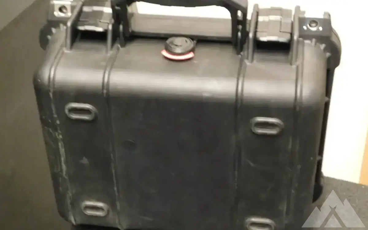 Pelican 1400 Lockable Hard Case — used cases & cargo boxes for sale (photo 2) — photo 2