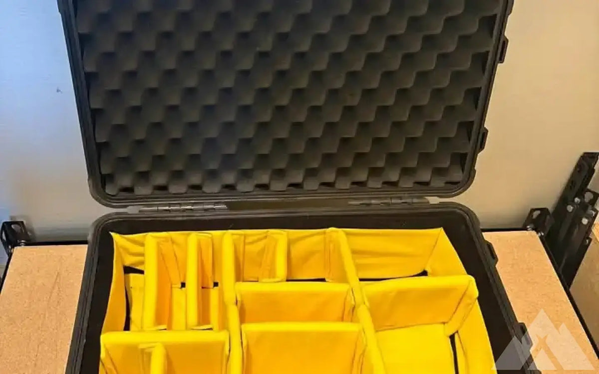Pelican 1510 case with dividers great condition — used cases & cargo boxes for sale
