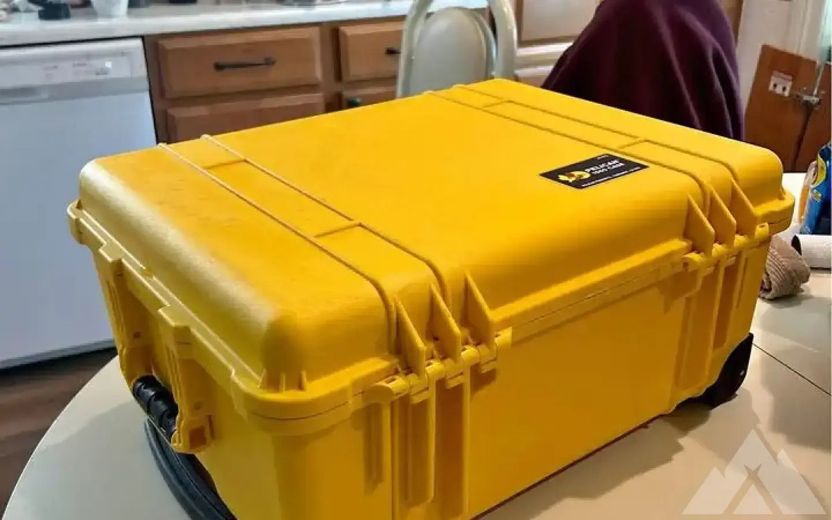 Pelican 1560 Case Yellow — used cases & cargo boxes for sale — photo 1