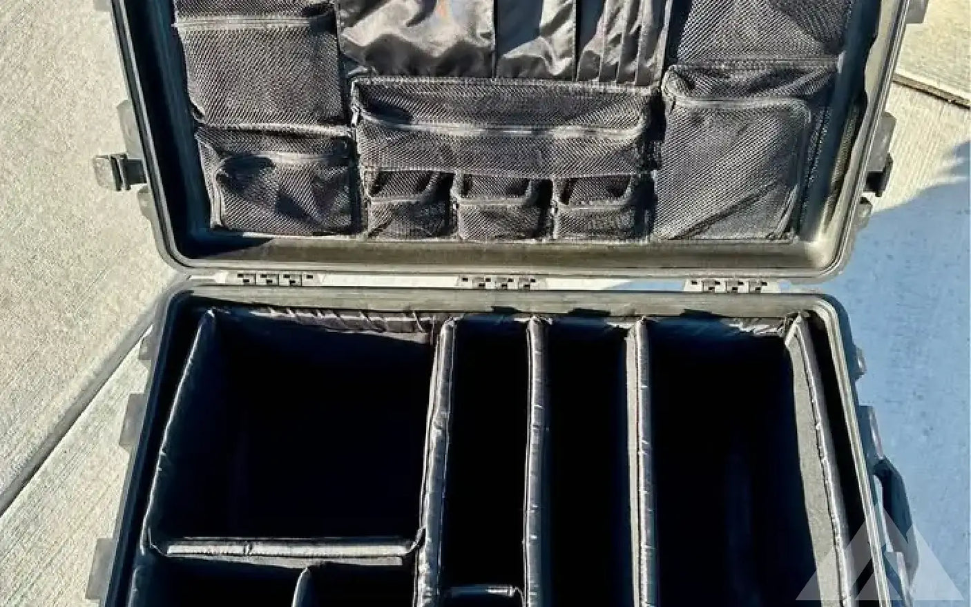 Pelican 1650 Case with dividers and lid storage. — used cases & cargo boxes for sale