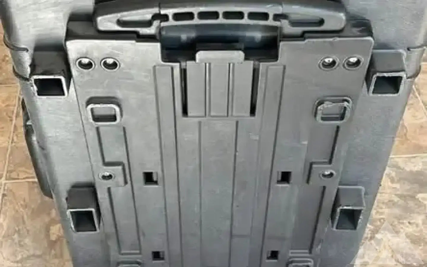 Pelican 1650 hard case — used cases & cargo boxes for sale (photo 5)