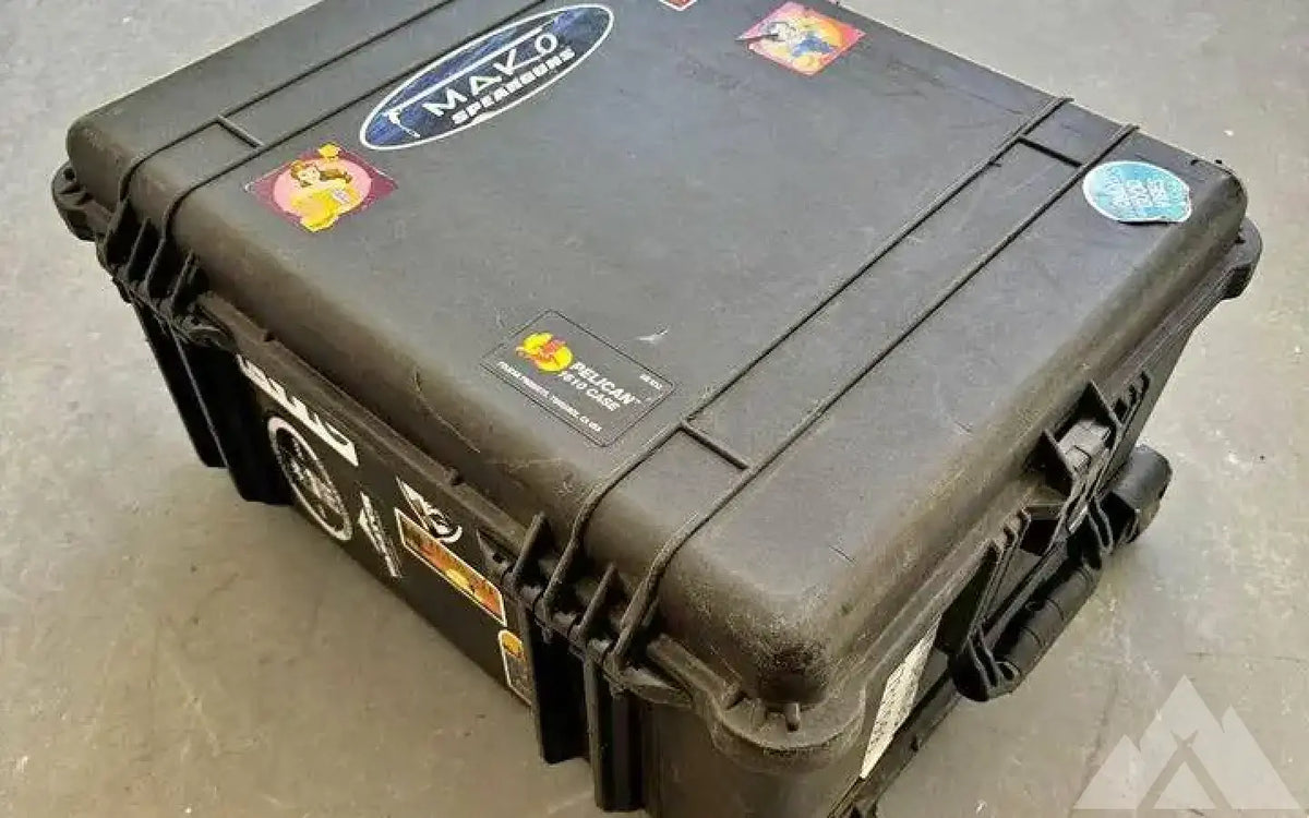 Pelican 1610 — used cases & cargo boxes for sale