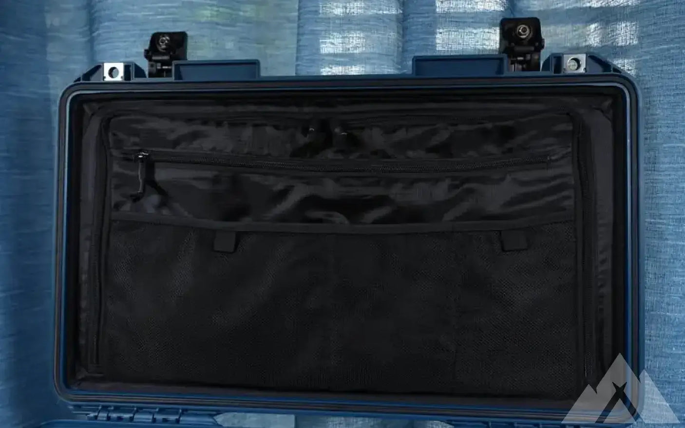 Pelican Air 1535 TRVL Indigo Wheeled Carry-On Hard — used cases & cargo boxes for sale (photo 10)