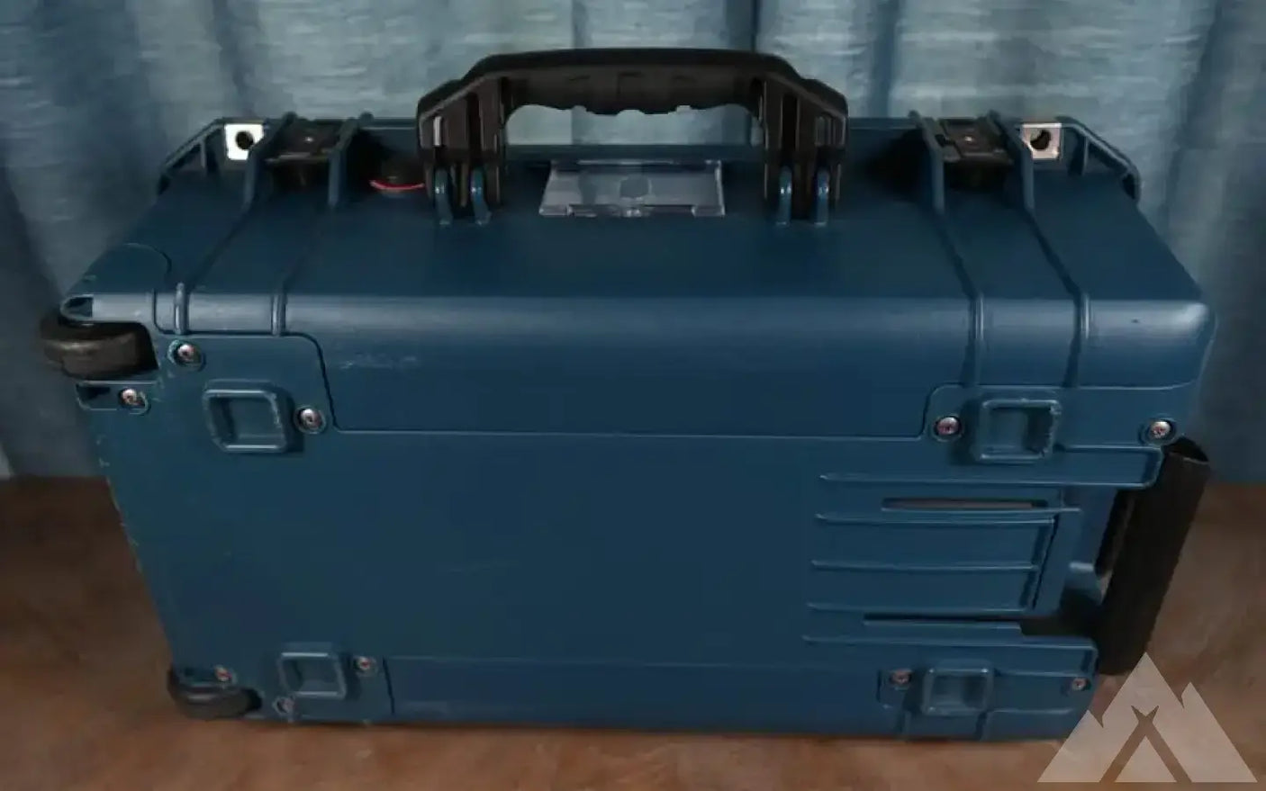 Pelican Air 1535 TRVL Indigo Wheeled Carry-On Hard — used cases & cargo boxes for sale (photo 3)