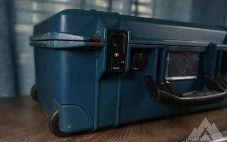 Pelican Air 1535 TRVL Indigo Wheeled Carry-On Hard — used cases & cargo boxes for sale (photo 4)