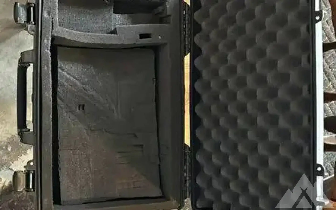 Pelican case — used cases & cargo boxes for sale (photo 2)