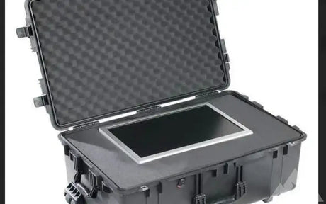 Pelican Case 1650 w/ Molle lid insert — used cases & cargo boxes for sale (photo 3)