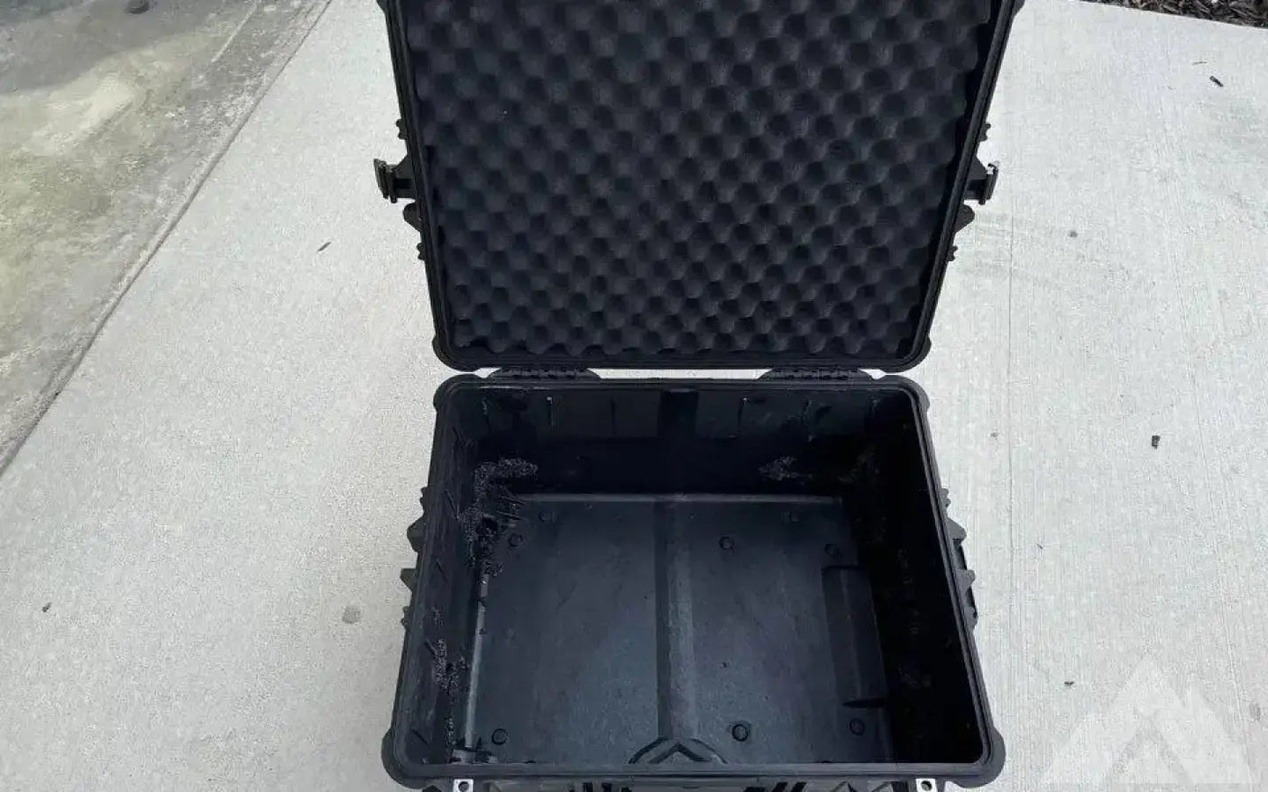 Pelican cases — used cases & cargo boxes for sale (photo 4)