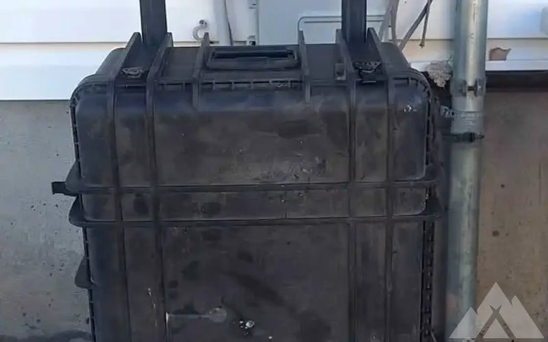 Pelican waterproof Case w/wheels — used cases & cargo boxes for sale — photo 1