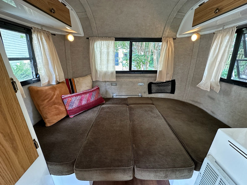 Scamp 13' Travel Trailer (2011) — photo 5