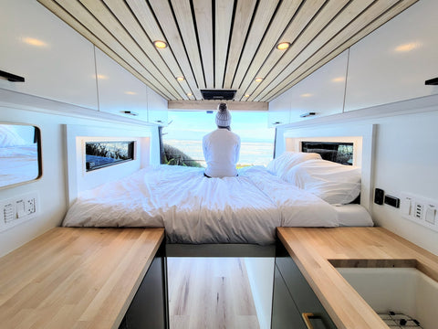 Noma Vans | Luxury Campervan | AC | WiFi | Full Kitchen | Full Bathroom overland rental