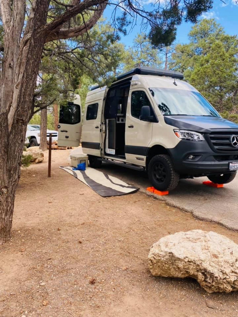  SUV — photo 9