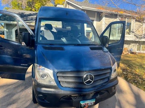 Bluey The 4 Person Family Sprinter — photo 2