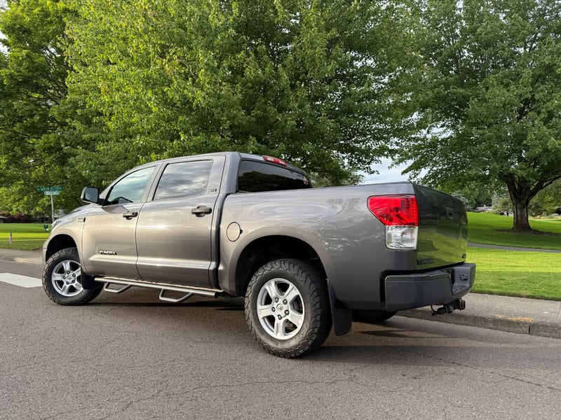 2011 Toyota tundra crewmax sr5 4x4 in Portland, OR (photo 2) — photo 2